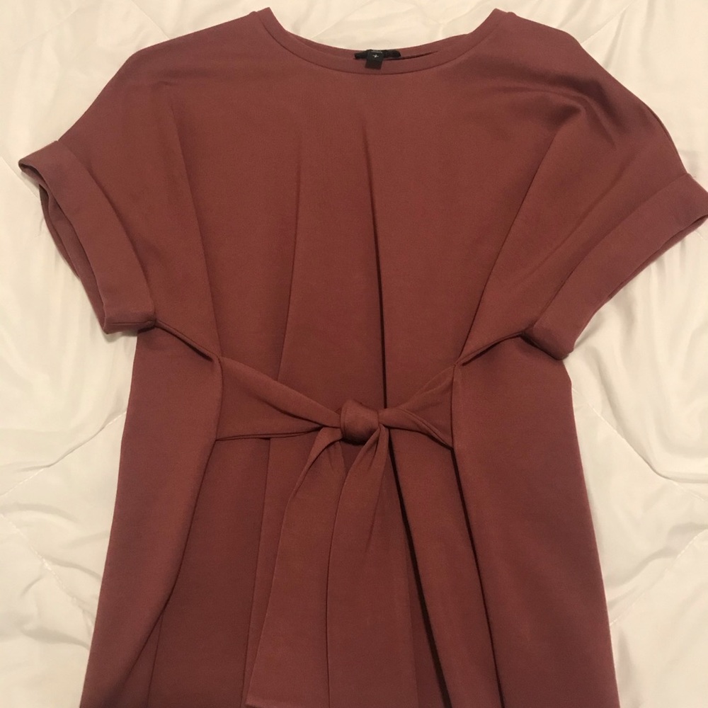 Express front tie top